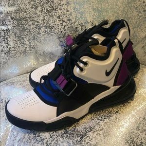 Nike Air Force 270 AJ8208-102